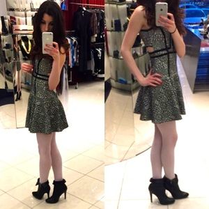 Adorably flirty Parker dress!